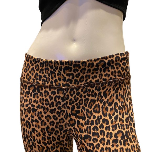 Kira Grace Leopard Leggings with FREE Seamless Knotted Midi Bra - both size: Med - Picture 3 of 13